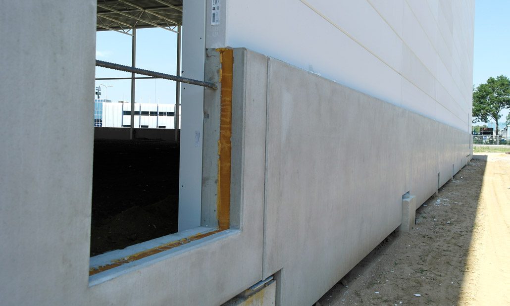 Insulated wall panel